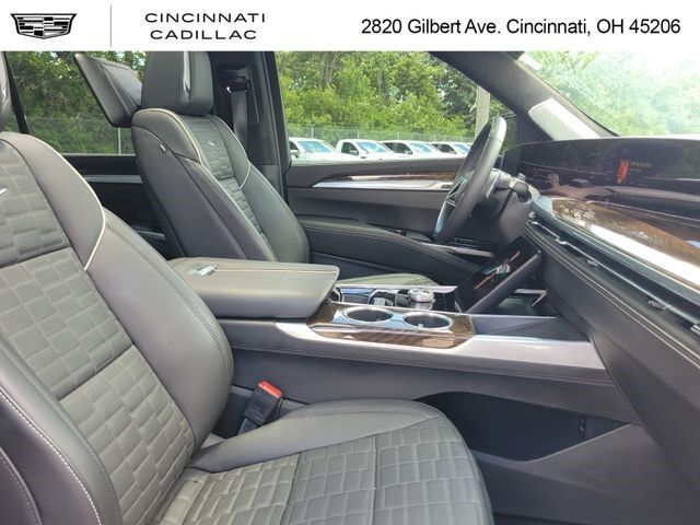 2025 Cadillac Escalade ESV