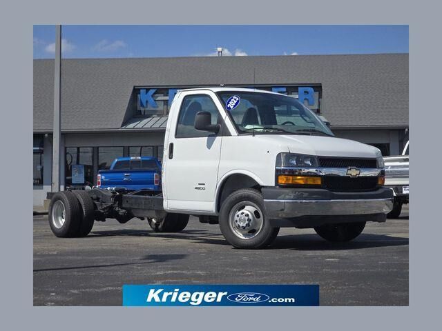 2023 Chevrolet Express 4500