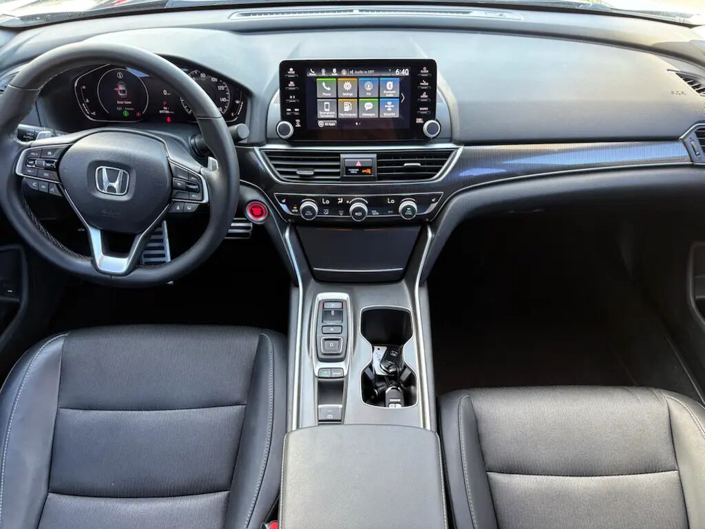 2021 Honda Accord Sport — photo 1 of 13