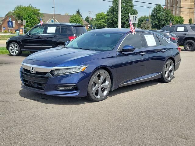 2019 Honda Accord Touring — photo 1 of 13