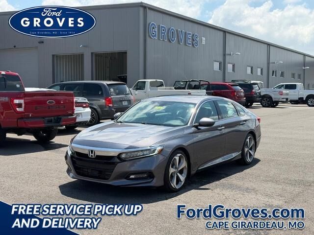 2018 Honda Accord Touring — photo 1 of 13
