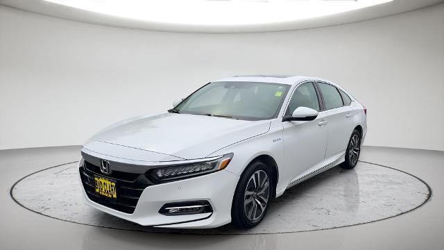 2019 Honda Accord Hybrid Touring — photo 1 of 14