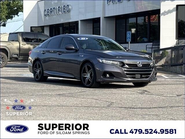 2022 Honda Accord Hybrid Touring — photo 1 of 12