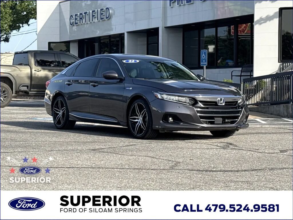 2022 Honda Accord Hybrid Touring — photo 1 of 13
