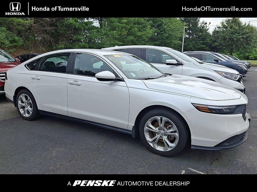2023 Honda Accord LX — photo 1 of 4