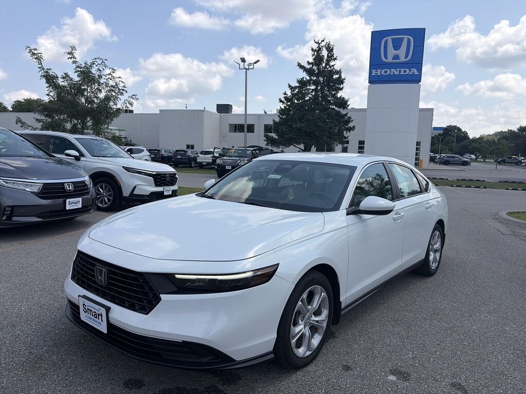 2023 Honda Accord LX — photo 1 of 13