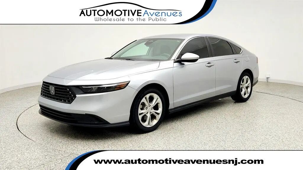 2023 Honda Accord LX — photo 1 of 13