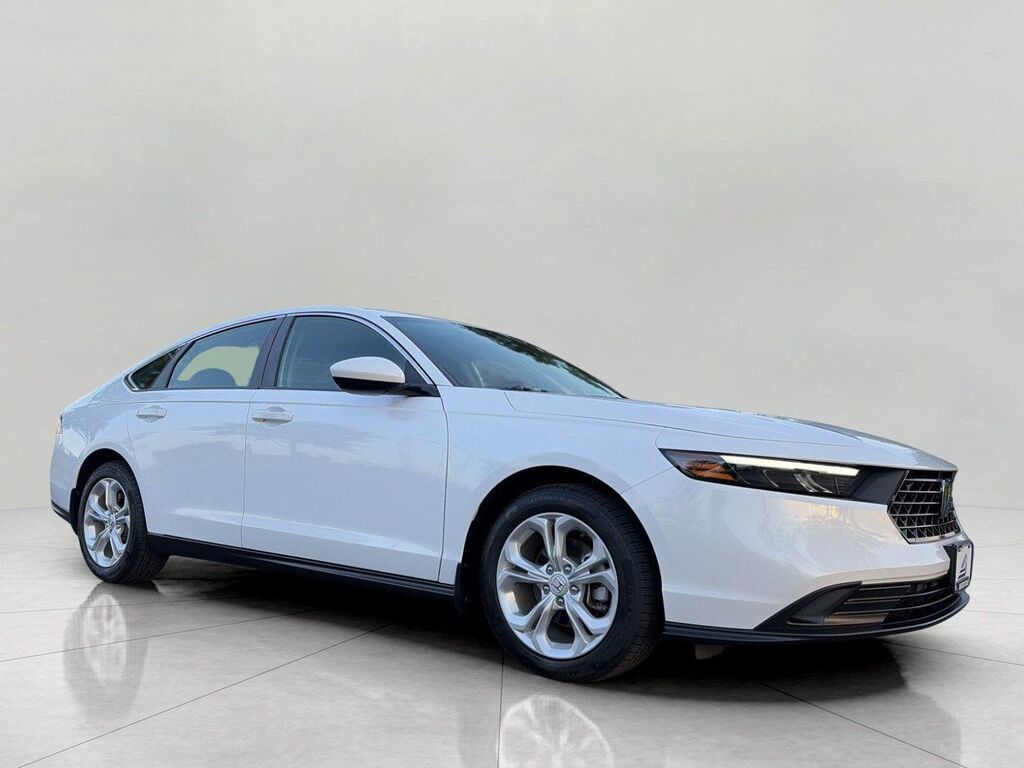2023 Honda Accord LX — photo 1 of 13