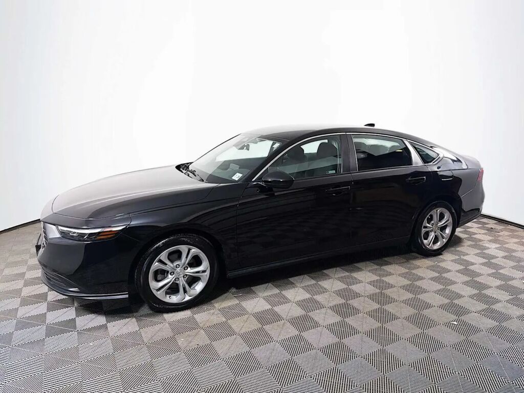 2023 Honda Accord LX — photo 1 of 13