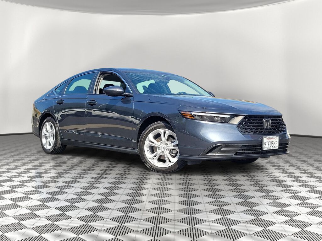 2025 Honda Accord LX — photo 1 of 13