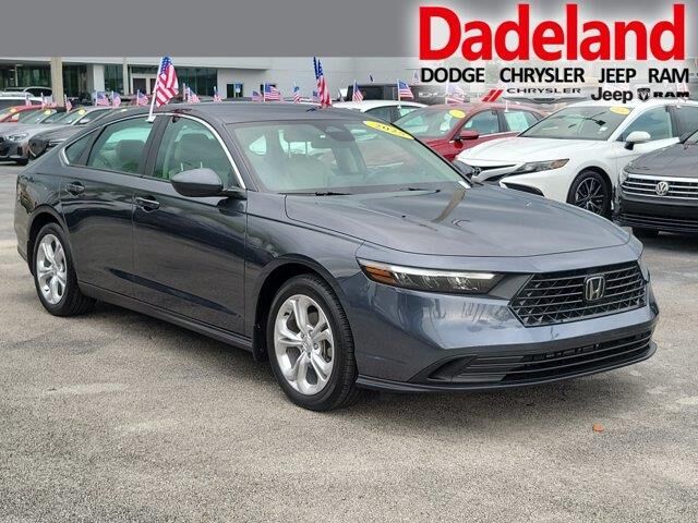 2025 Honda Accord LX — photo 1 of 13