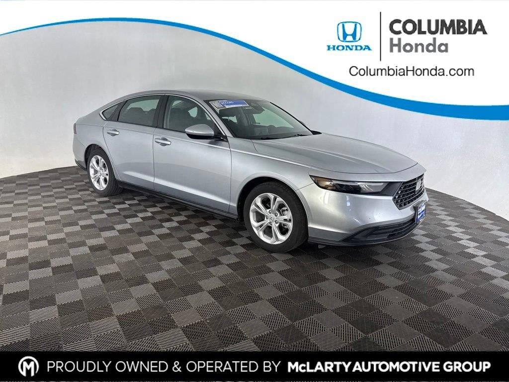 2025 Honda Accord LX — photo 1 of 12