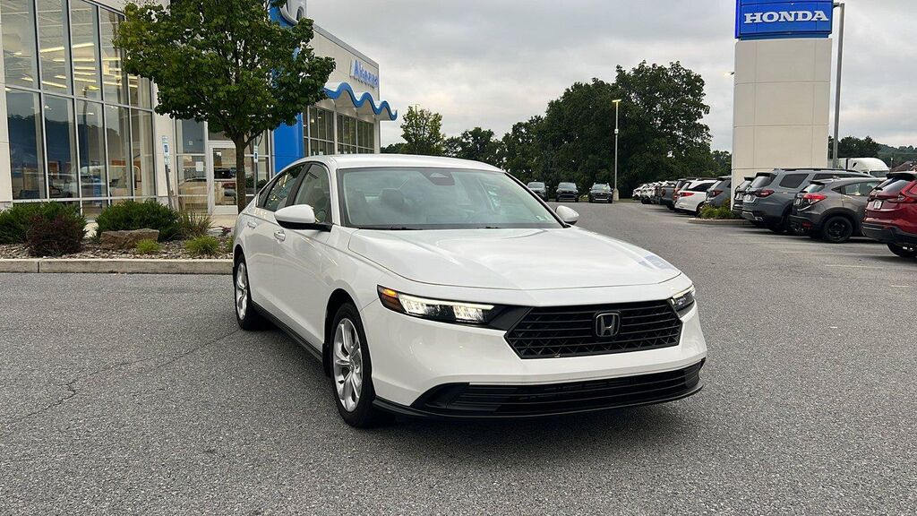 2025 Honda Accord Sedan 1.5T LX — photo 1 of 7