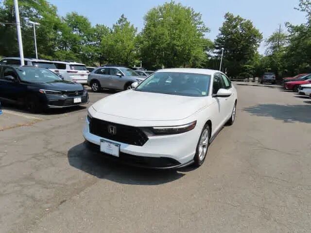 2023 Honda Accord LX — photo 1 of 13