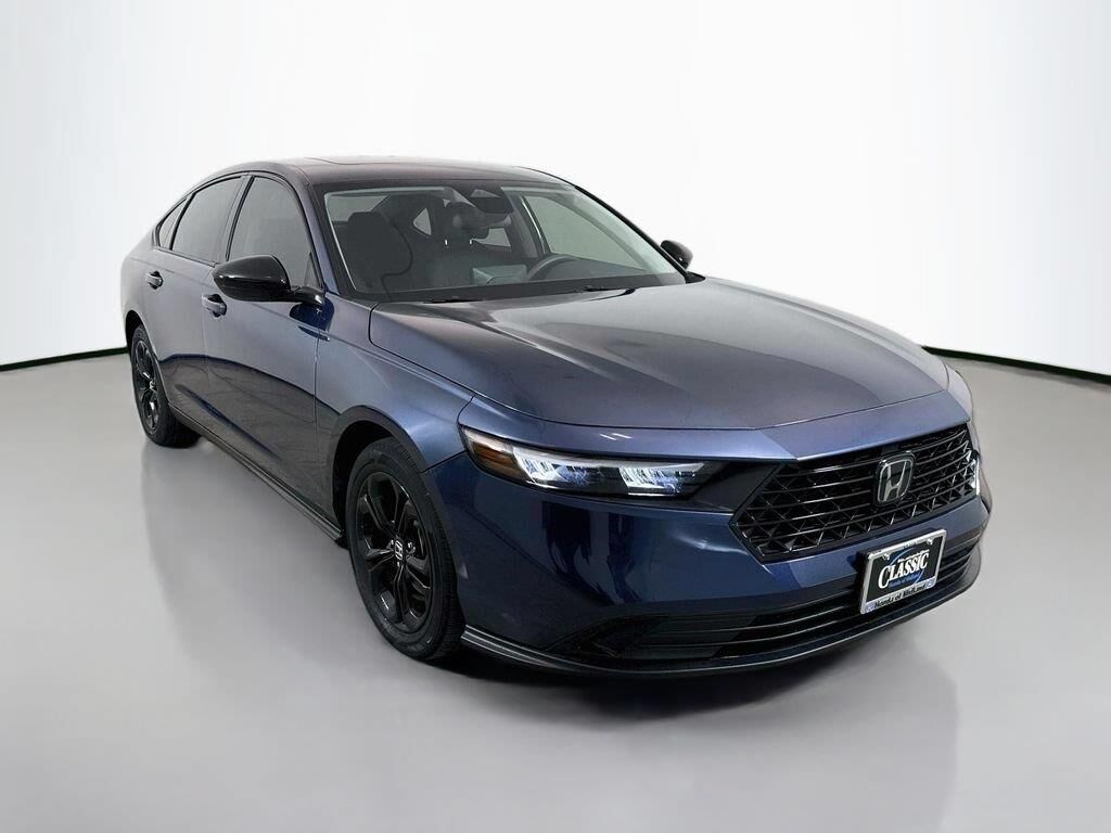 2025 Honda Accord SE — photo 1 of 13