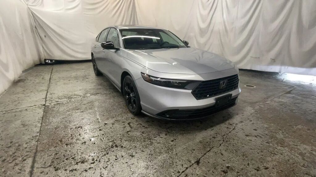 2025 Honda Accord SE — photo 1 of 13