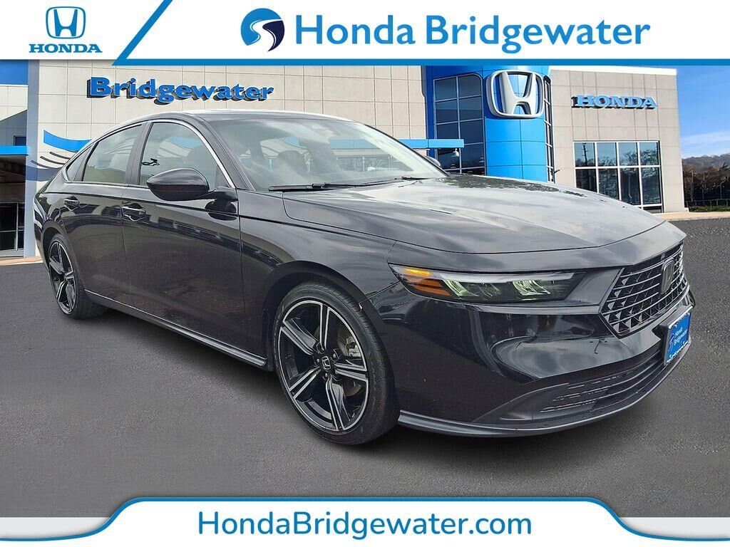 2023 Honda Accord Hybrid Sport — photo 1 of 13