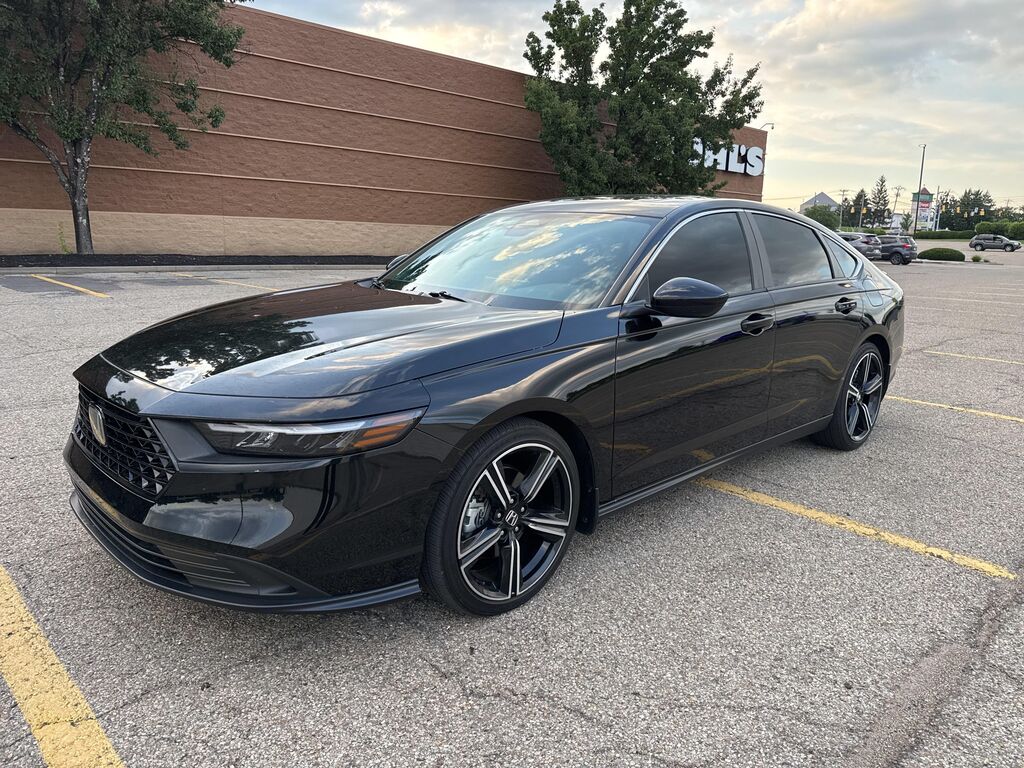 2023 Honda Accord Hybrid Sport — photo 1 of 13