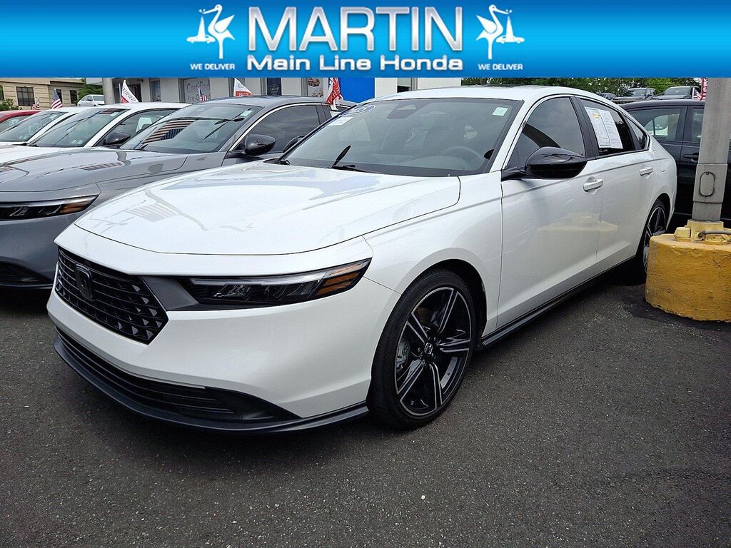 2025 Honda Accord Hybrid Sport — photo 1 of 13