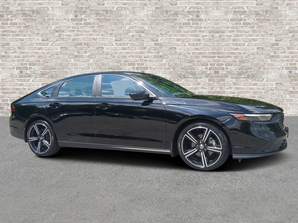 2024 Honda Accord Hybrid Sport — photo 1 of 13