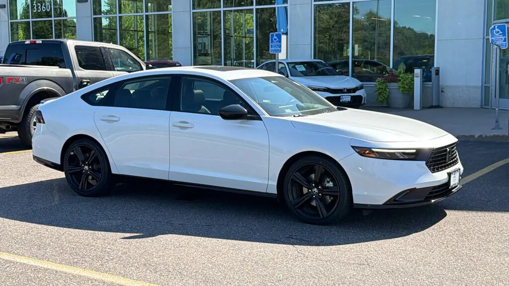 2025 Honda Accord Hybrid Sport-L — photo 1 of 13
