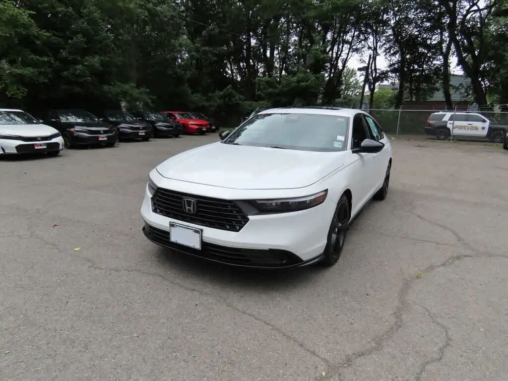 2023 Honda Accord Hybrid Sport-L — photo 1 of 13