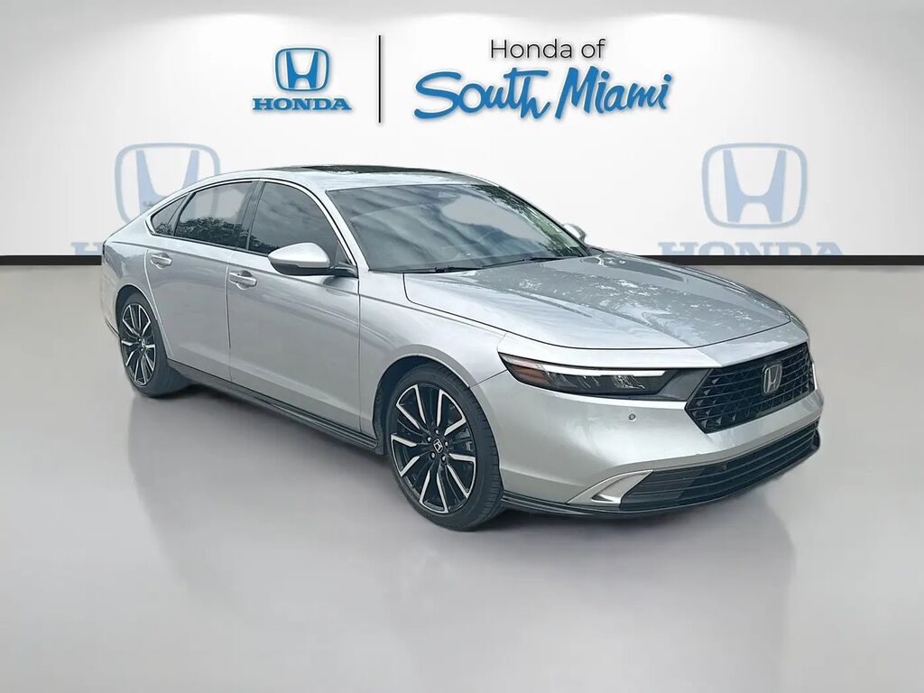 2023 Honda Accord Hybrid Touring — photo 1 of 13