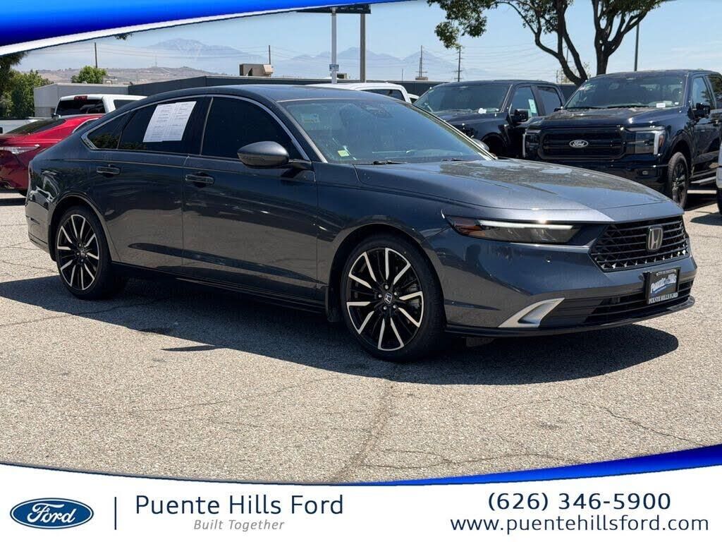 2025 Honda Accord Hybrid Touring — photo 1 of 1