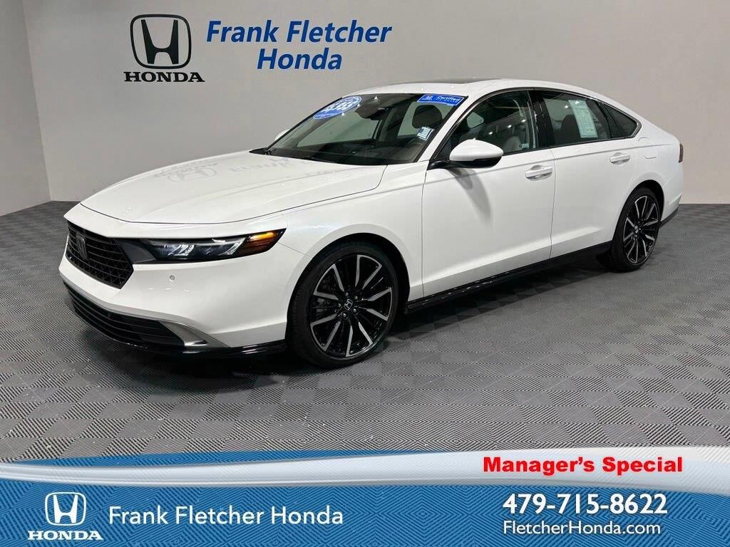 2025 Honda Accord Hybrid Touring — photo 1 of 20