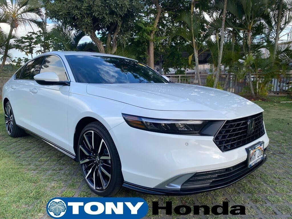 2023 Honda Accord Hybrid Touring — photo 1 of 1