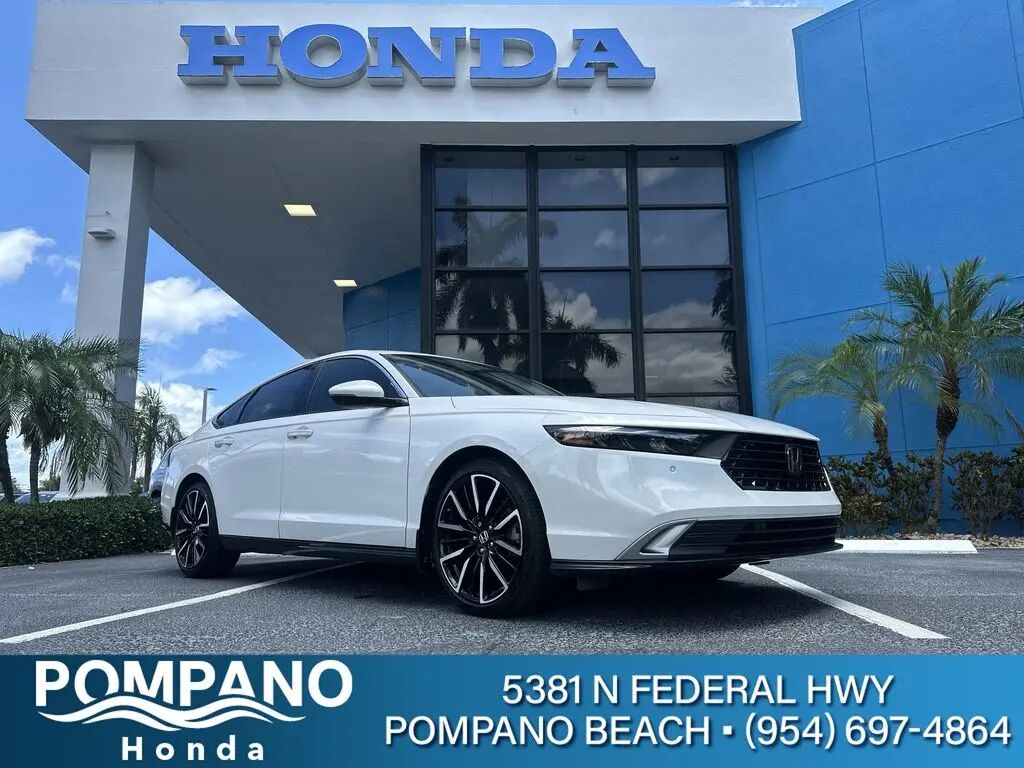 2024 Honda Accord Hybrid Touring — photo 1 of 13