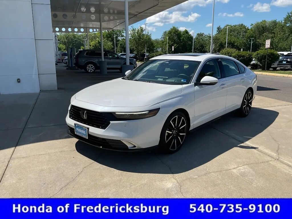 2026 Honda Accord Hybrid Touring — photo 1 of 13
