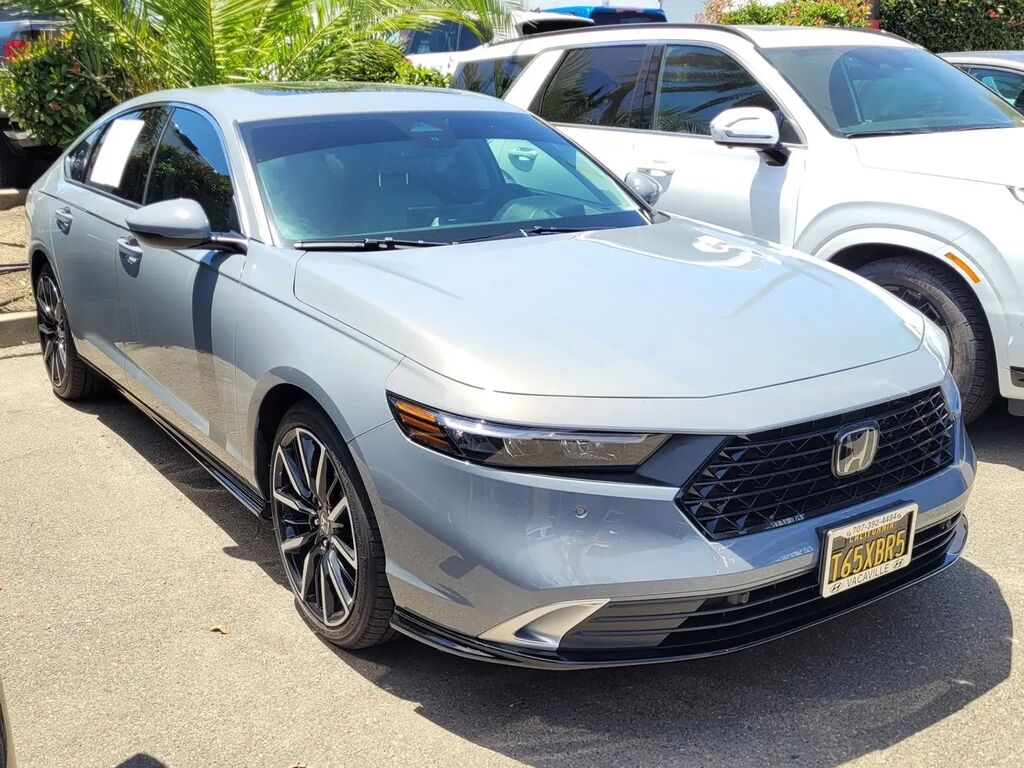 2025 Honda Accord Hybrid Touring — photo 1 of 3