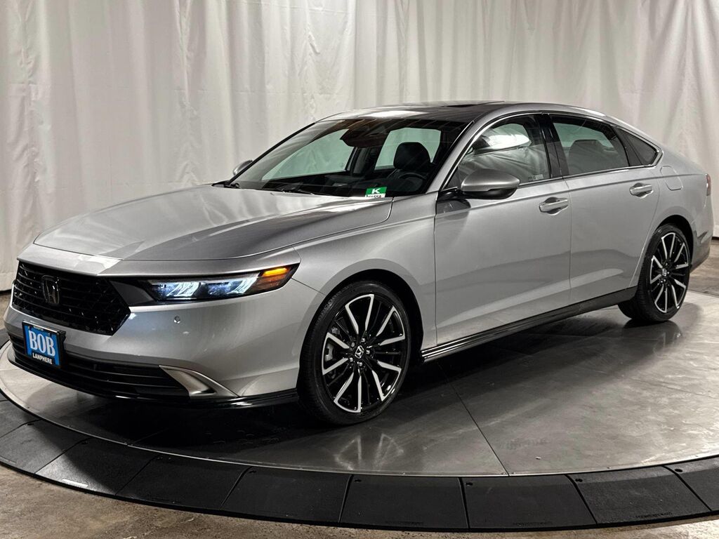 2023 Honda Accord Hybrid Touring — photo 1 of 13