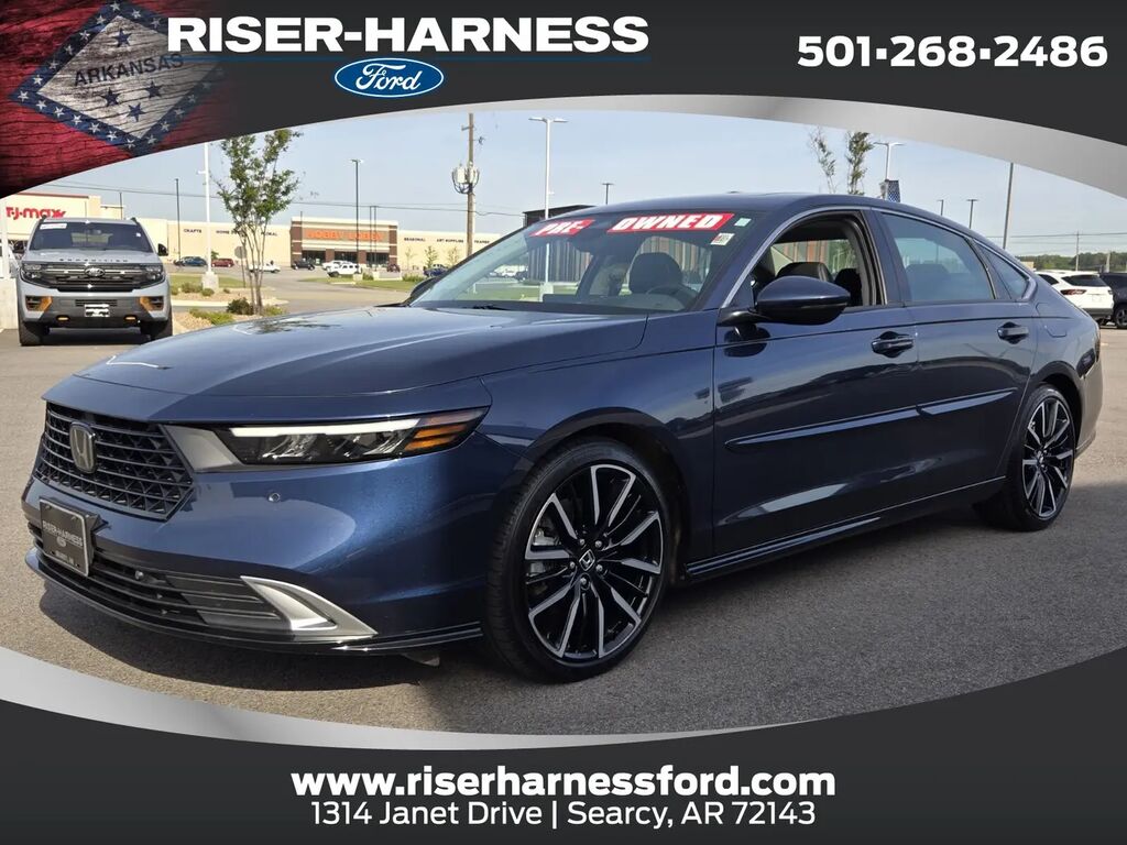 2023 Honda Accord Hybrid Touring — photo 1 of 13