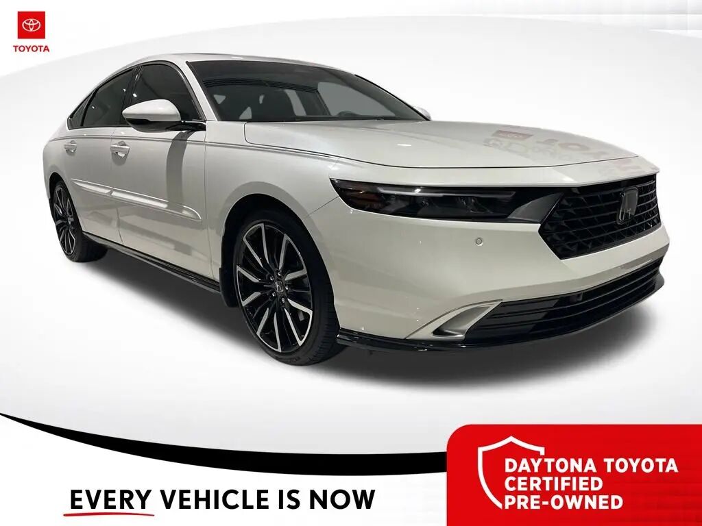 2024 Honda Accord Hybrid Touring — photo 1 of 10
