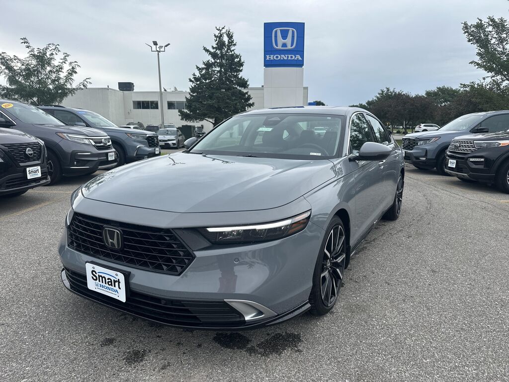 2024 Honda Accord Hybrid Touring — photo 1 of 13
