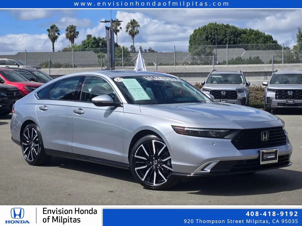 2025 Honda Accord Hybrid Touring — photo 1 of 13
