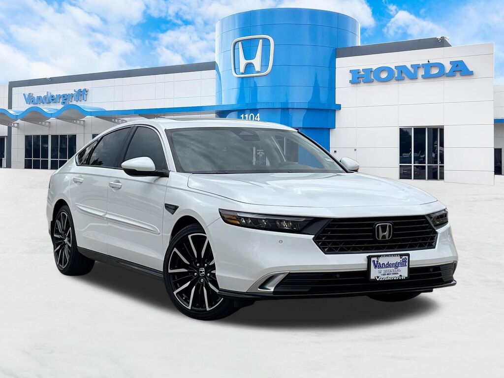 2026 Honda Accord Hybrid Touring Hybrid — photo 1 of 7