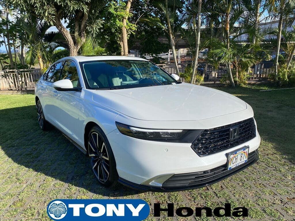 2025 Honda Accord Hybrid Touring — photo 1 of 1