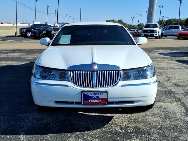 1999 Lincoln Town Car Executive