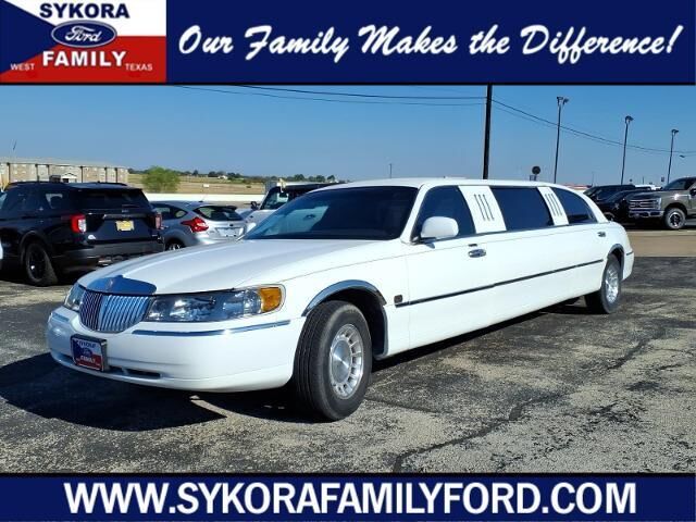 1999 Lincoln Town Car Executive