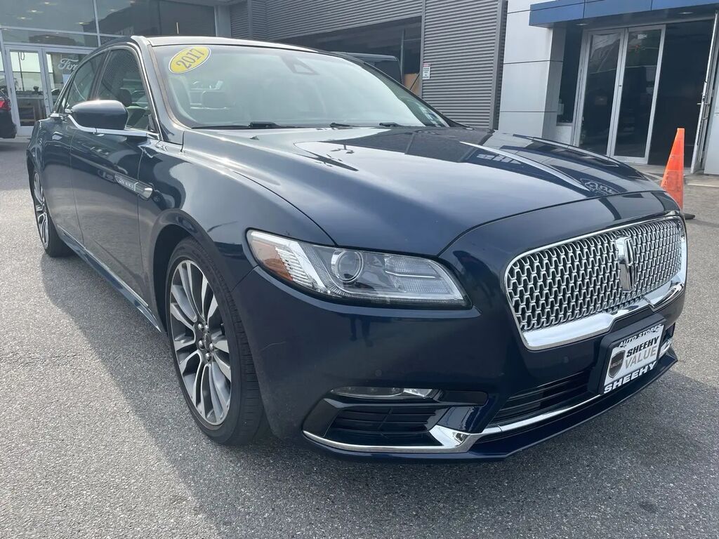 2017 Lincoln Continental Reserve — photo 1 of 13