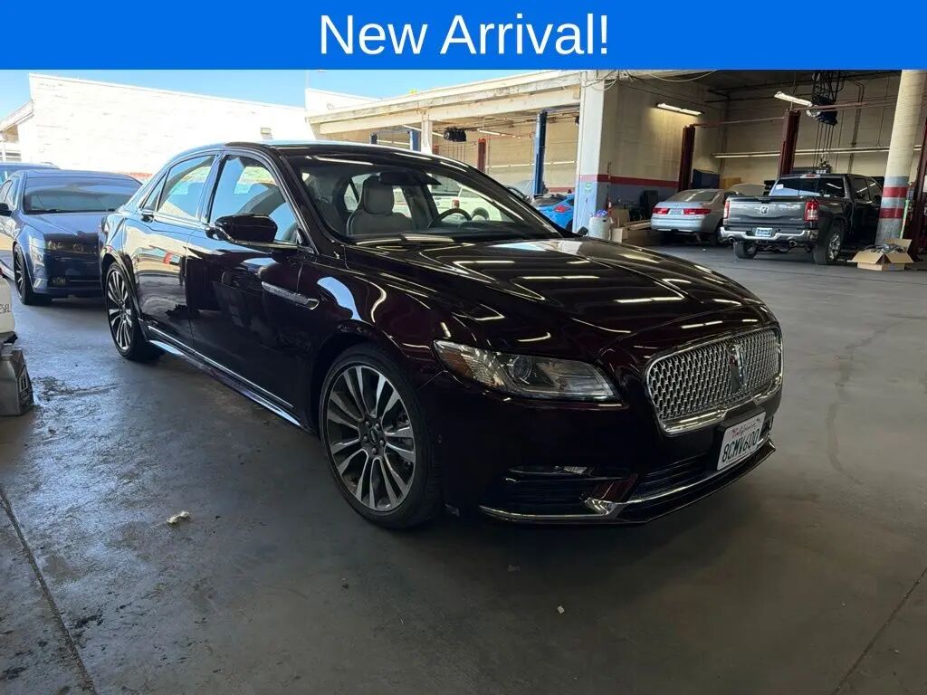 2018 Lincoln Continental Reserve — photo 1 of 12