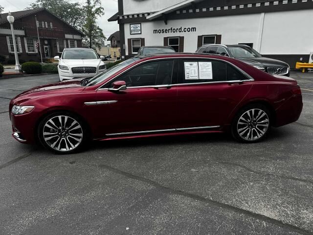 2019 Lincoln Continental Reserve — photo 1 of 3