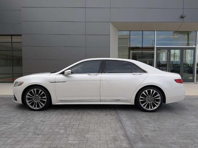 2017 Lincoln Continental Select