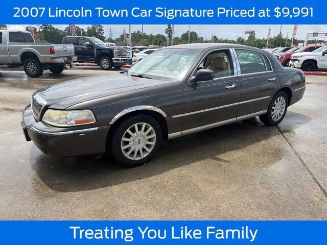 2007 Lincoln Town Car Signature