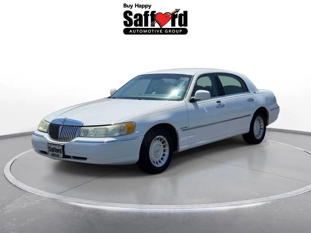 2002 Lincoln Town Car Executive — photo 1 of 13