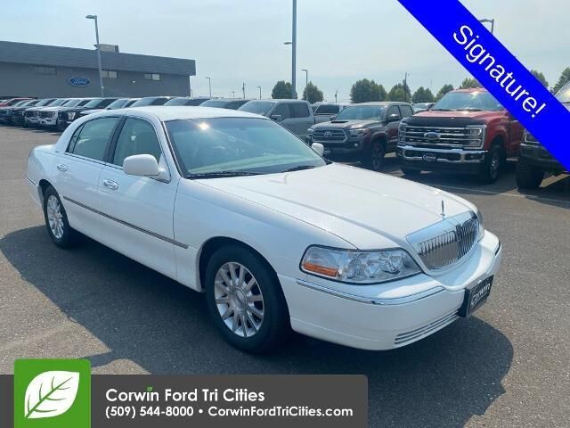 2007 Lincoln Town Car Signature
