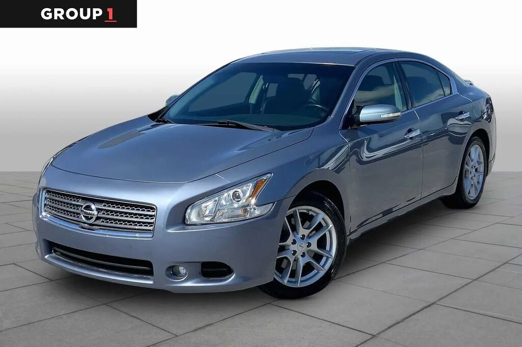 2011 Nissan Maxima 3.5 SV — photo 1 of 13
